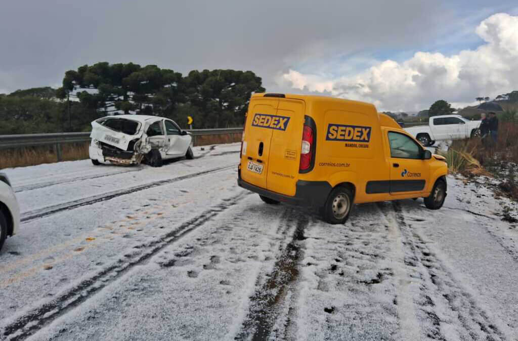 Capa Tempestade de granizo provoca acidente com cinco veículos em Santa Catarina