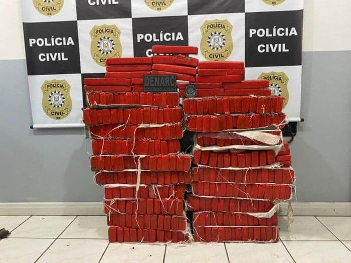 Capa Tiradentes do Sul e Ijuí: Operação prende três suspeitos, apreende 19 armas e quase 200 quilos de droga