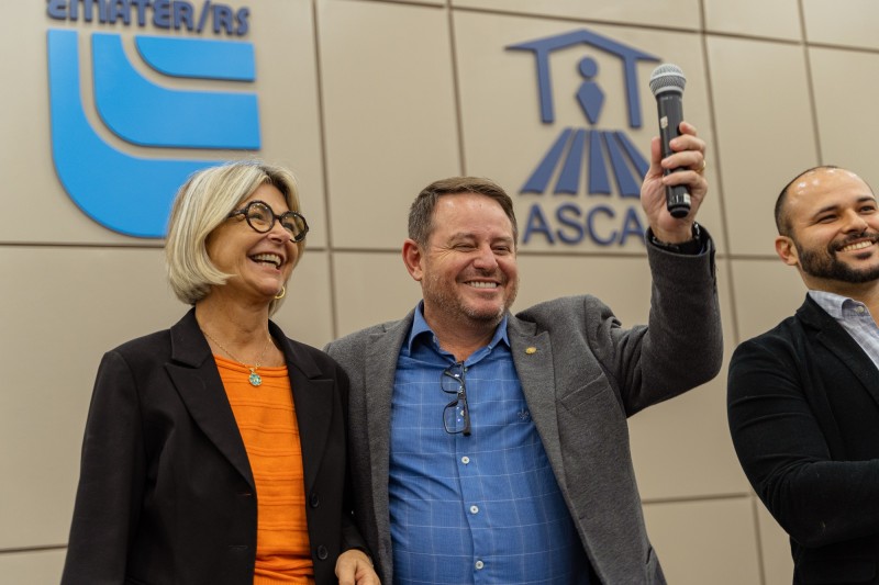 Capa Mara Helena Saalfeld assume a presidência da Emater/RS