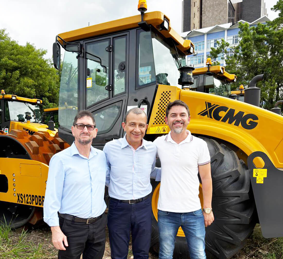 Capa Rodeio Bonito recebe rolo compactador para fortalecer infraestrutura rural
