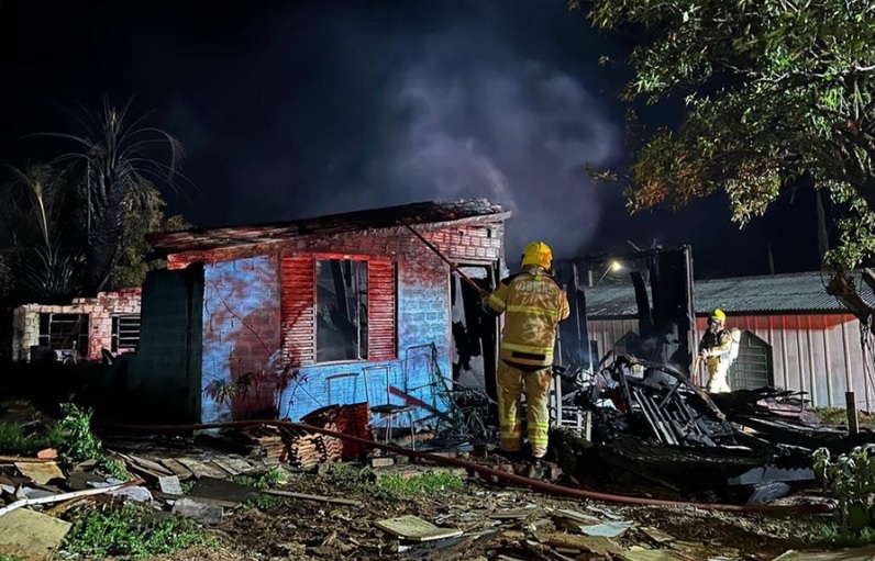 Capa Homem morre após casa pegar fogo em Santa Rosa