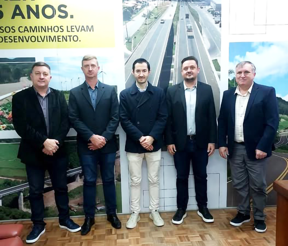 Capa Prefeito de Três Passos e comitiva debatem obras da ERS-305 em reunião no DAER