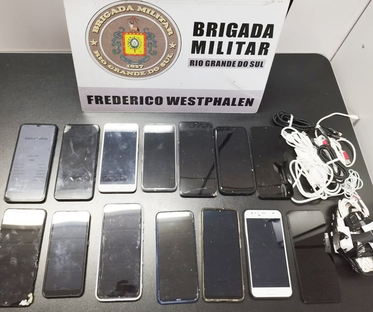 Capa Homem é preso ao tentar arremessar celulares e acessórios no presídio de Frederico Westphalen