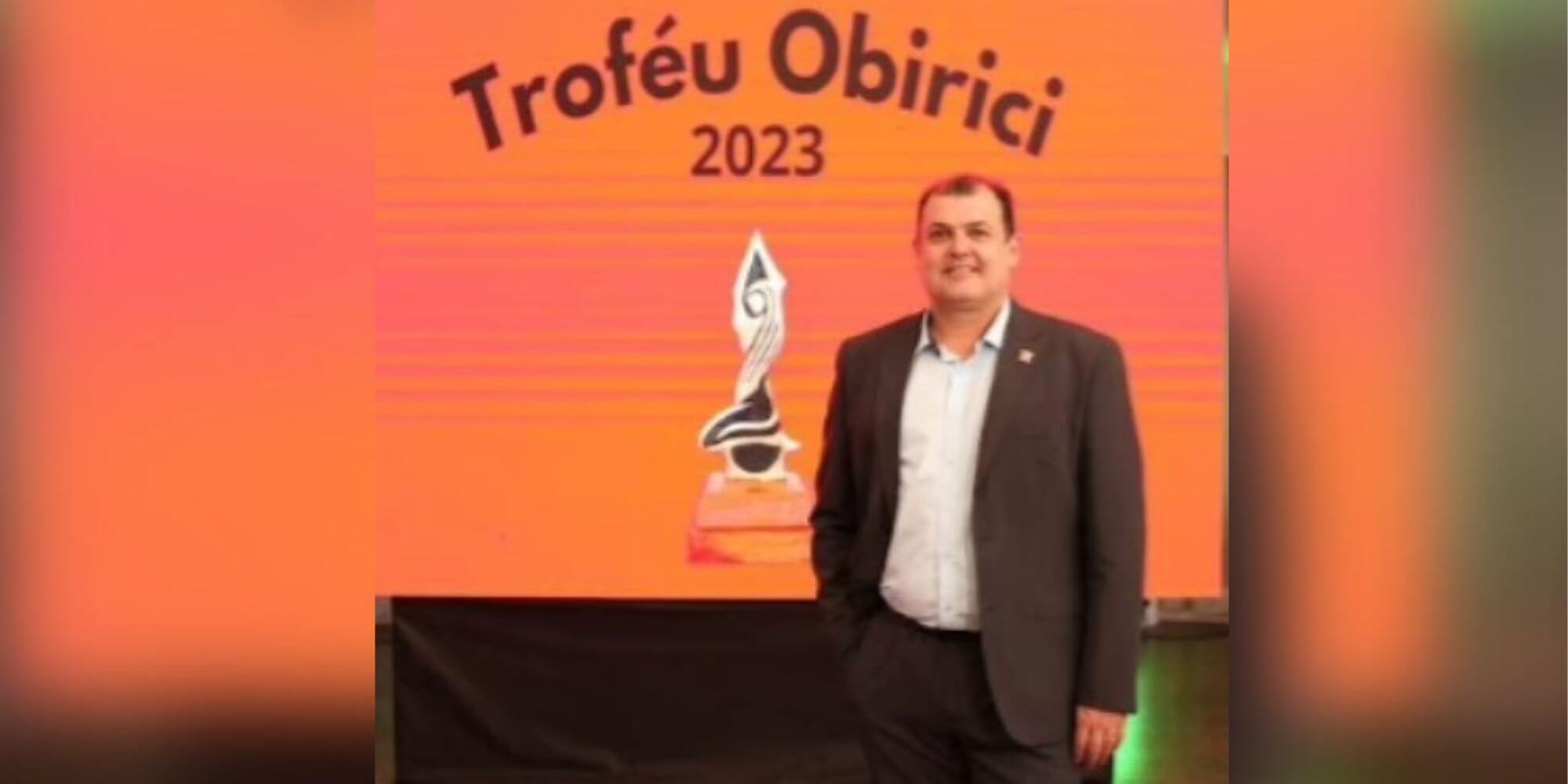 Capa Prefeito de Planalto recebe Troféu Obirici