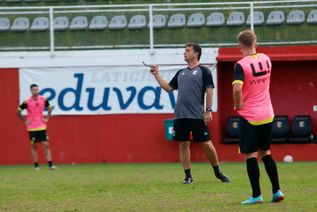 Capa União Frederiquense anuncia saída do técnico Rodrigo Bandeira