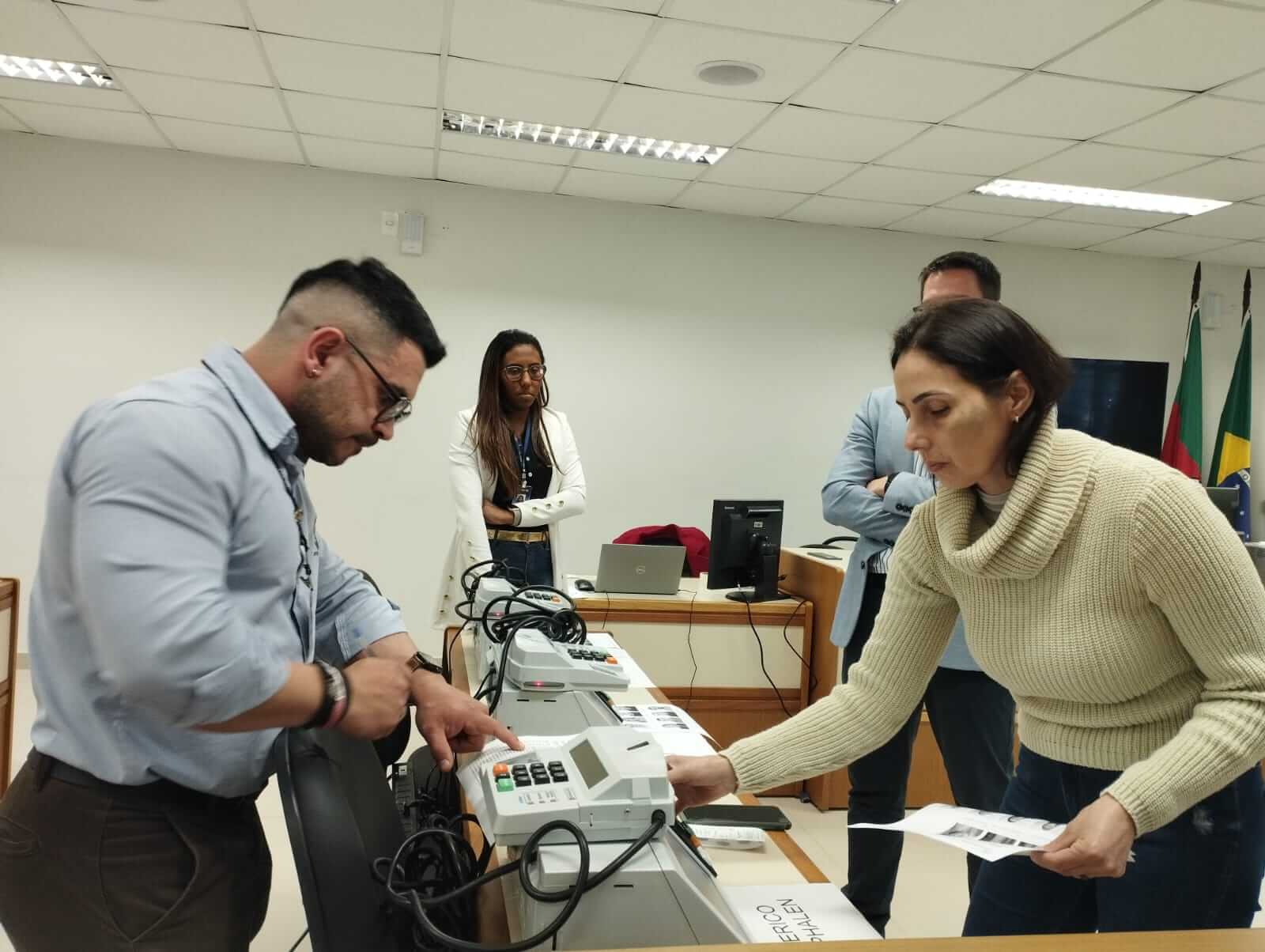 Capa Auditoria Pública das urnas eletrônicas que serão utilizadas na eleição para o Conselho Tutelar é realizada em FW