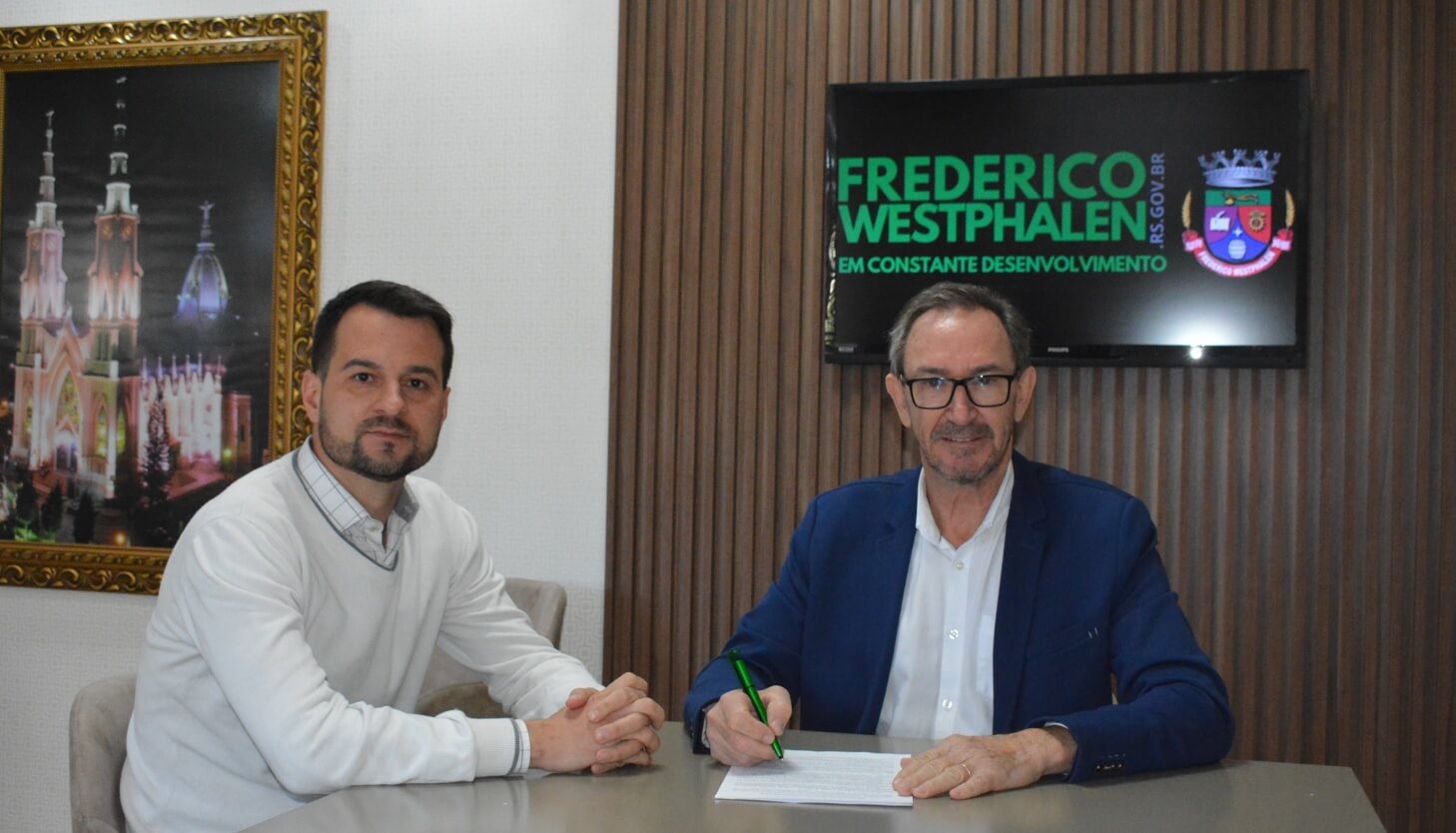 Capa Administração de FW antecipa primeira parcela do 13º salário