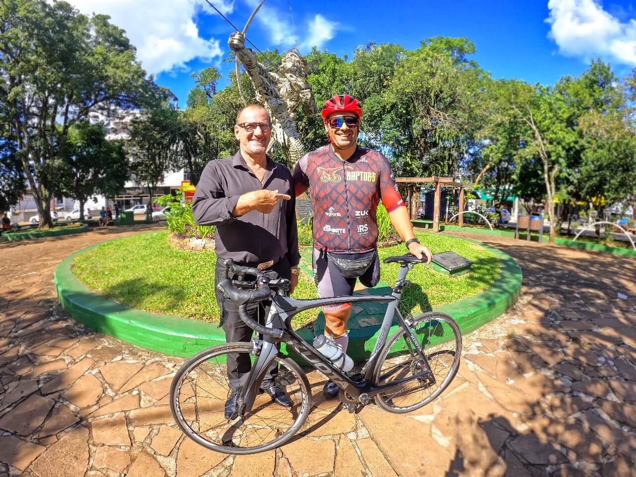Capa Tenente Portela: administração firma contrato de patrocínio com atleta de paraciclismo
