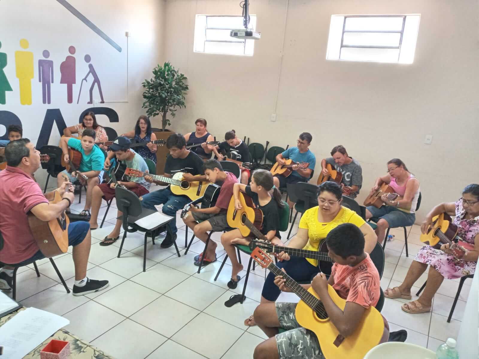 Capa Seberi: Cras promove aulas de música