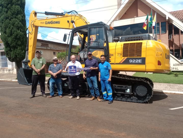 Capa Engenho Velho reforça frota com nova escavadeira hidráulica