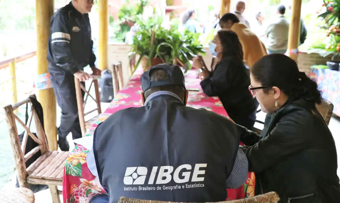 Capa IBGE revela nomes e sobrenomes mais comuns do país; veja a lista