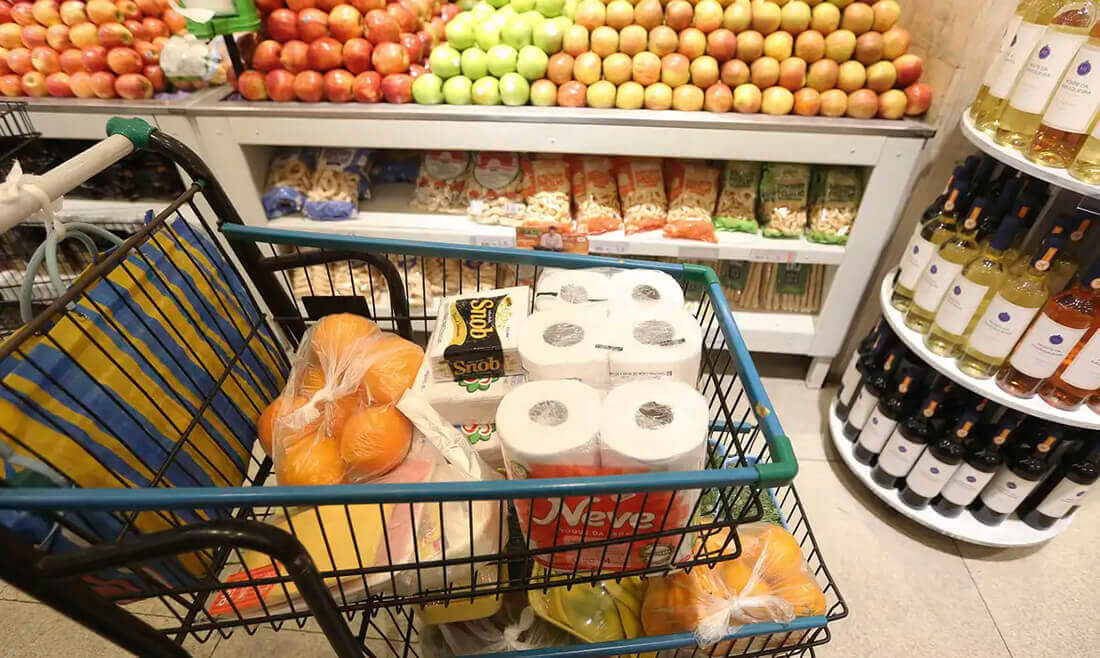 Capa Leite, arroz, açúcar, café e óleo puxam queda do preço da cesta básica de alimentos em dezembro