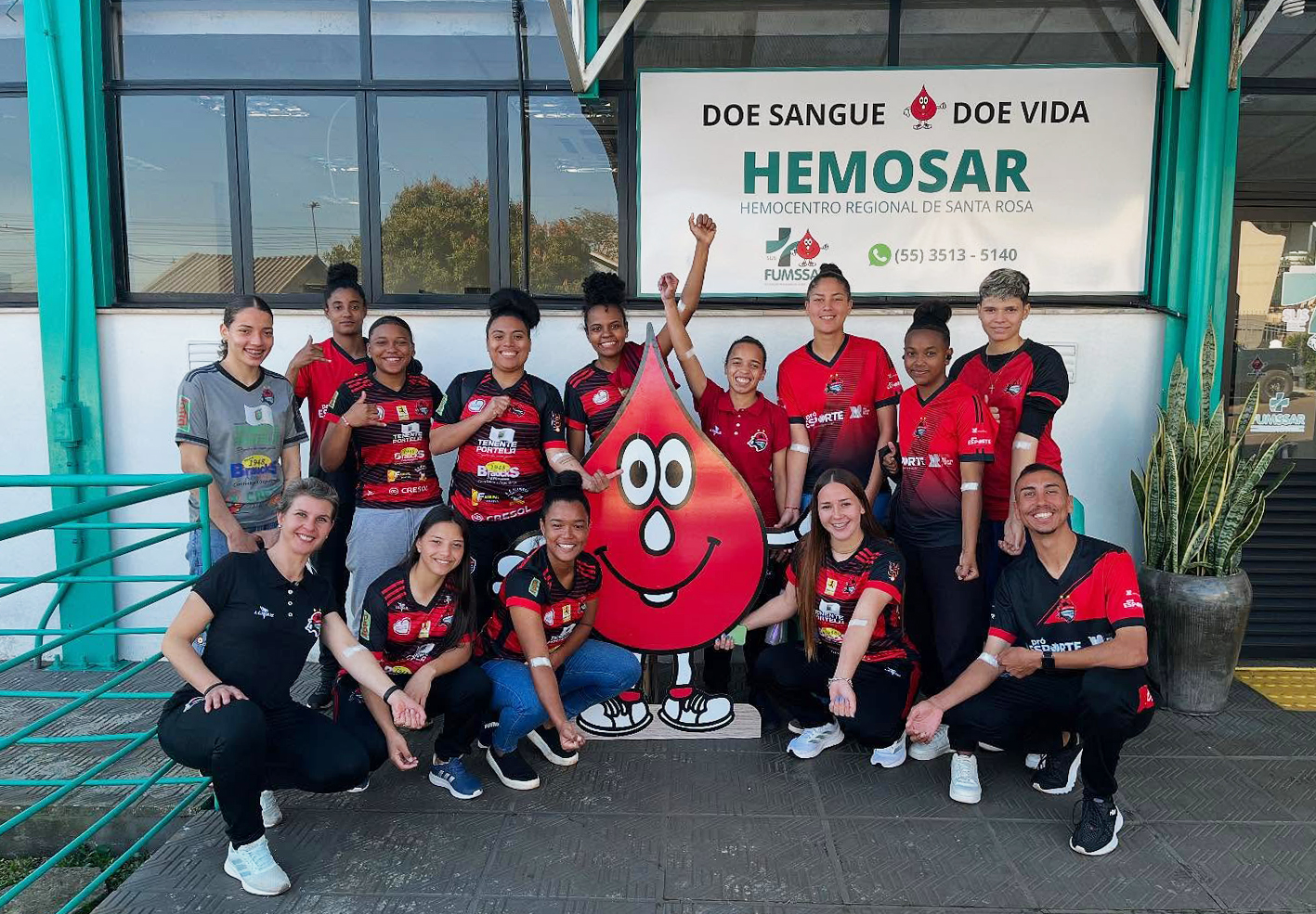 Capa Gurias do Yucumã/Flamengo de São Pedro fazem doação de sangue em Santa Rosa