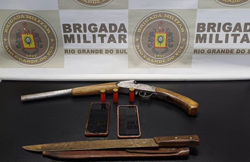Capa BM prende homem por porte ilegal de arma e tráfico em Iraí