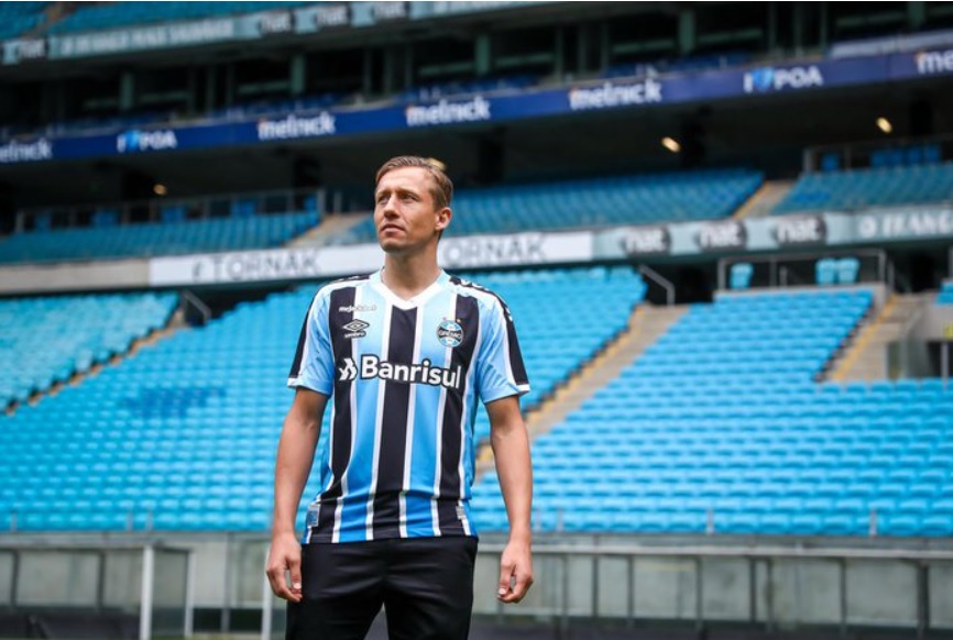 Capa Por problema cardíaco, Lucas Leiva anunciará fim da carreira