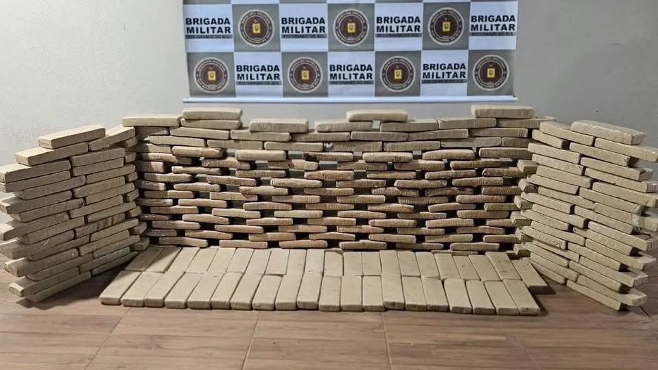 Capa Brigada Militar apreende cerca de 200 quilos de maconha na ERS-162
