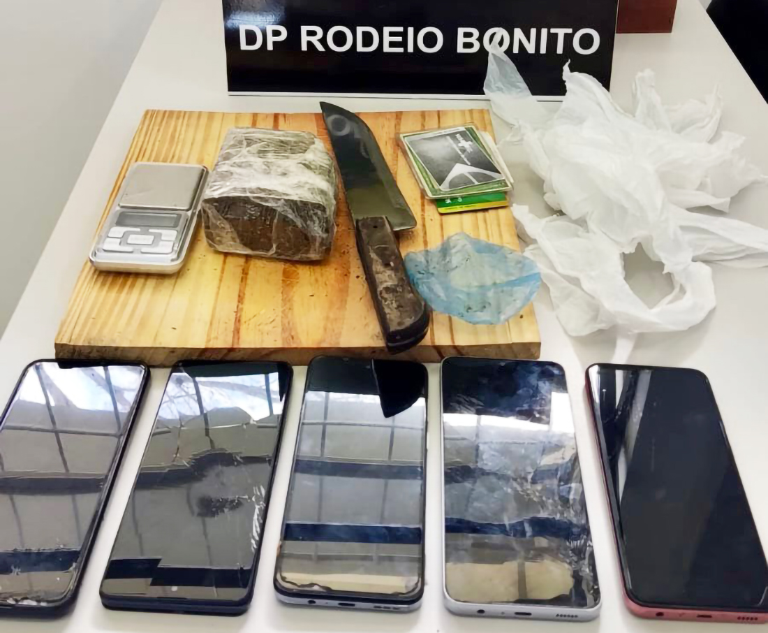 Capa Morador foge e deixa droga para trás durante operação em Rodeio Bonito