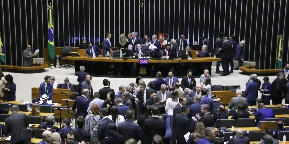 Capa Câmara pode votar projeto que aumenta penas para abandono de idoso