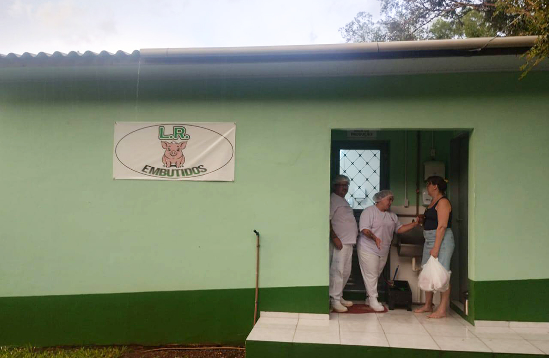 Capa LR Embutidos inaugura na Linha Lippi em Caiçara