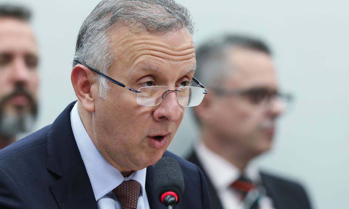 Capa Relator confirma mudanças em três pontos da reforma tributária