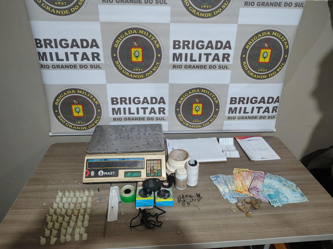 Capa Sete pessoas foram presas por maus-tratos a animais durante rinha de galos em Constantina