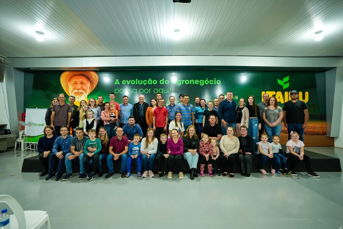Capa Associados de Pinhalzinho concluem curso Agro em Foco