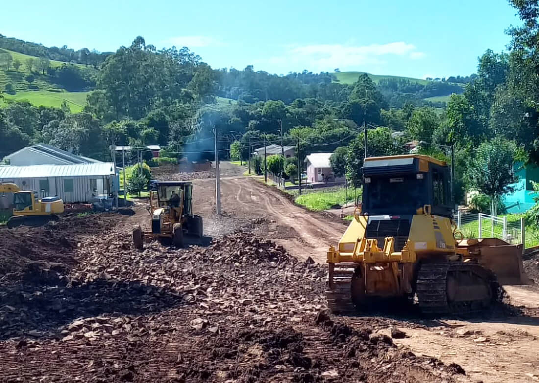 Capa Município de Pinhal inicia 2024 com obras importantes para a área da infraestrutura