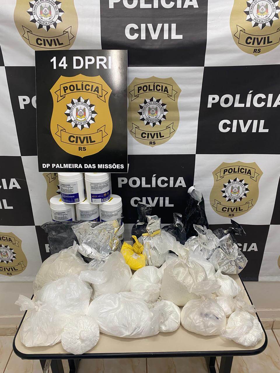 Capa Polícia Civil apreende quase 16 kg de cocaína em operação de combate ao tráfico em Palmeira das Missões