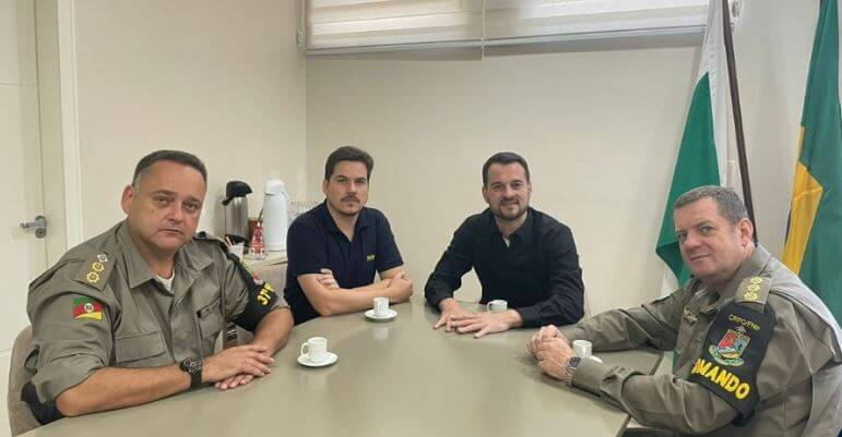 Capa FW: Administração Municipal se reúne com Comandantes da Brigada Militar