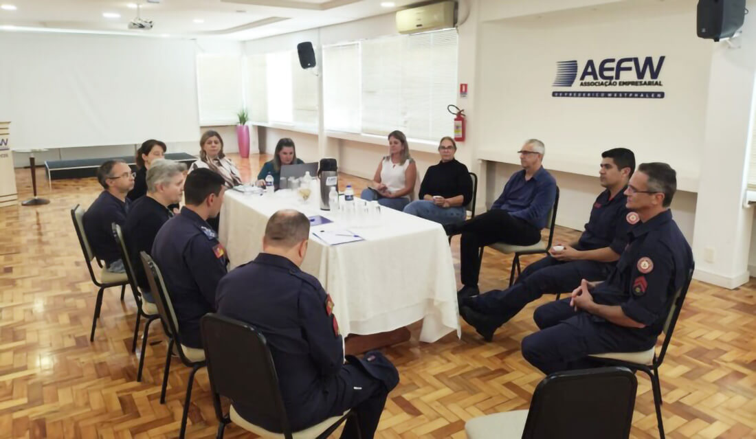 Capa AEFW se reúne com Corpo de Bombeiros e Prefeitura para esclarecer as fiscalizações realizadas pela corporação