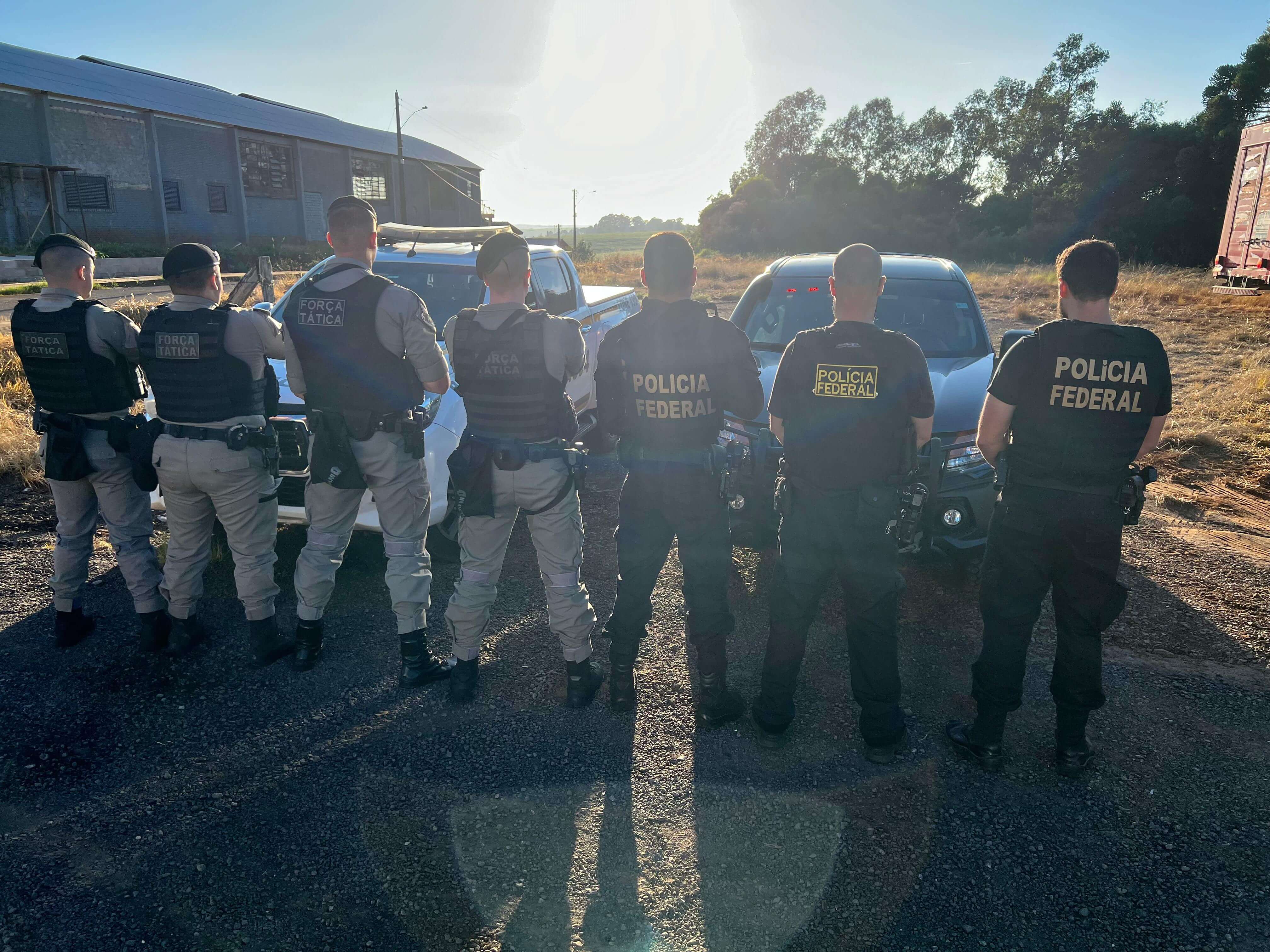 Capa Polícia Federal deflagra ações contra tráfico de armas e disseminação de cédulas falsas