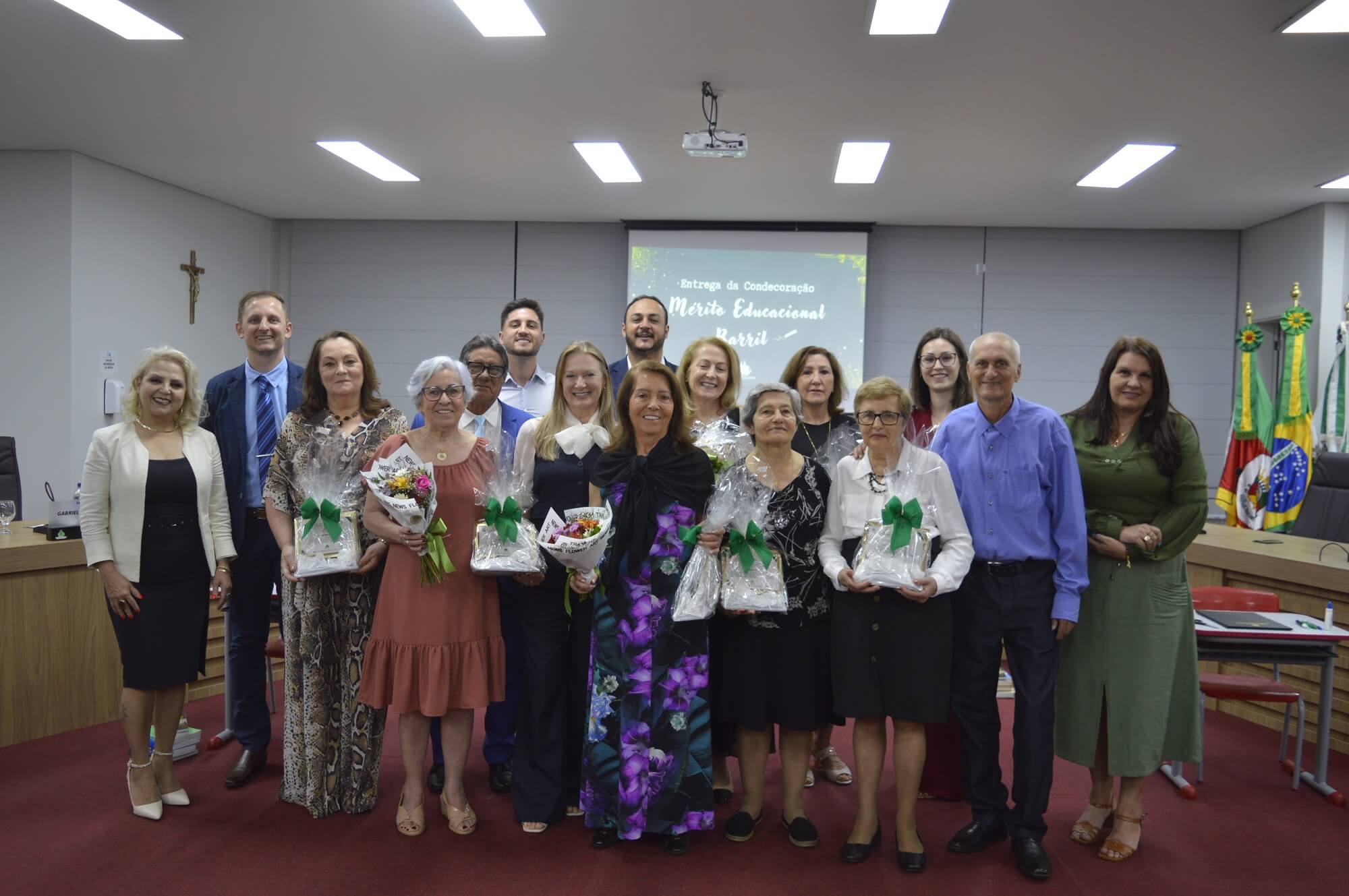 Capa Mérito Educacional Barril reconhece a dedicação de oito professoras em Frederico Westphalen