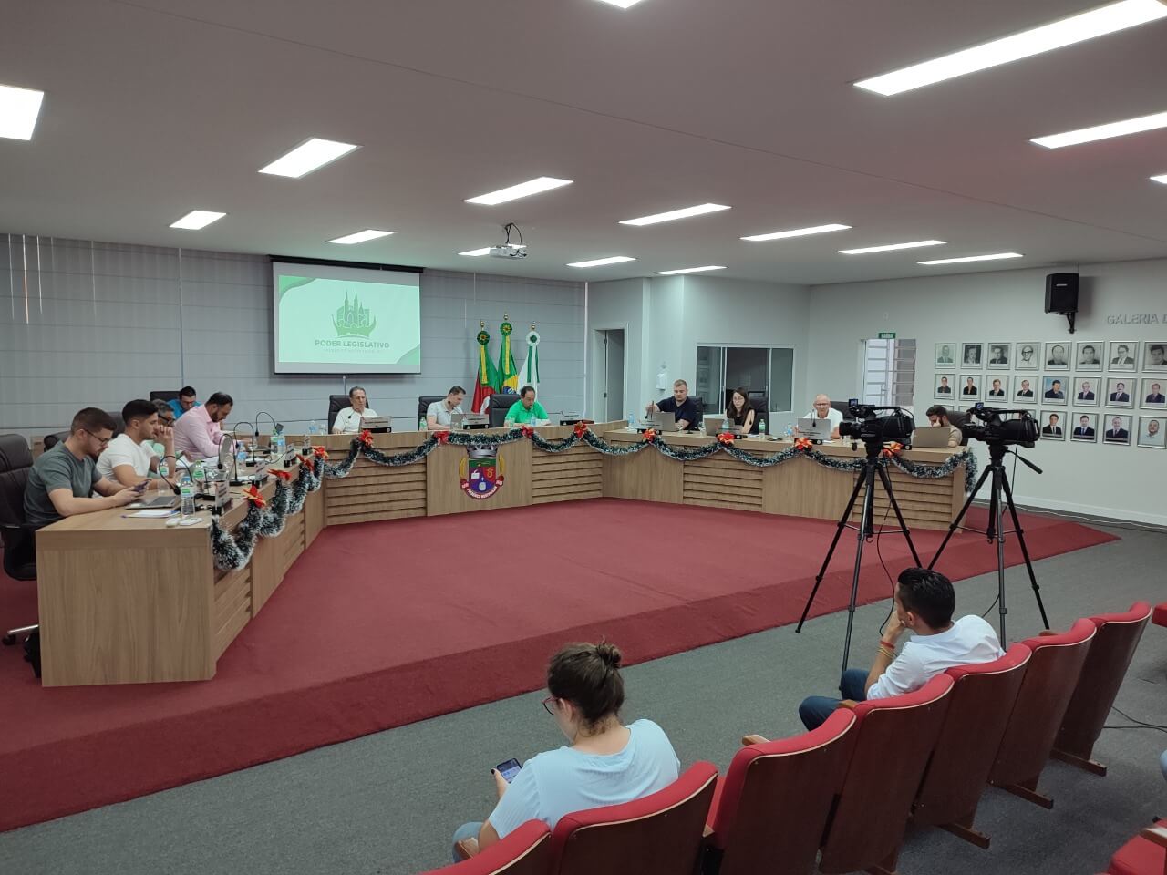 Capa Câmara aprova prorrogação dos contratos de profissionais da Educação