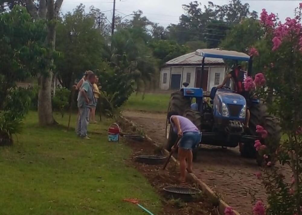 Capa Presidente da Comunidade Terapêutica Feminina Bárbara Maix Presta Contas para Administração de FW