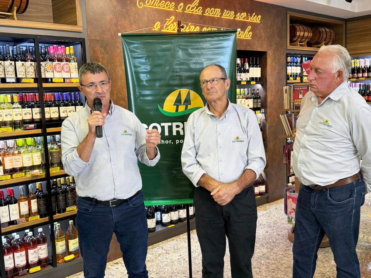 Capa Cotrifred lança campanha especial em celebração aos 69 anos