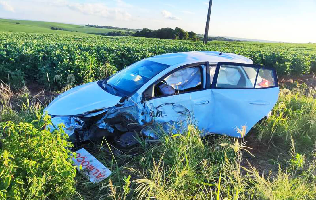 Capa Colisão entre carro e duas carretas causa morte de condutor de 32 anos no Noroeste do RS
