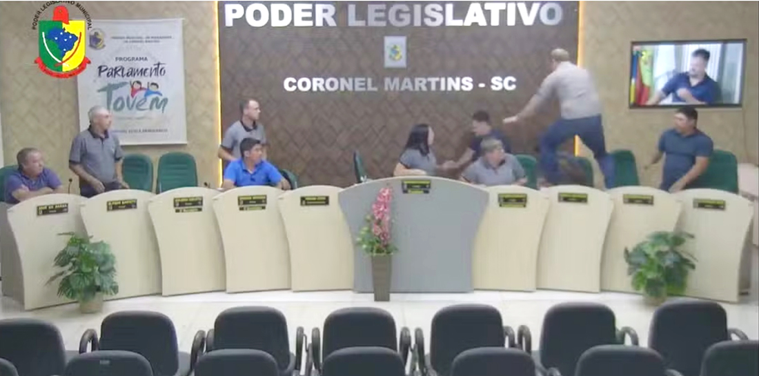 Capa Briga e perseguição entre vereadores encerra sessão da Câmara no Oeste de Santa Catarina