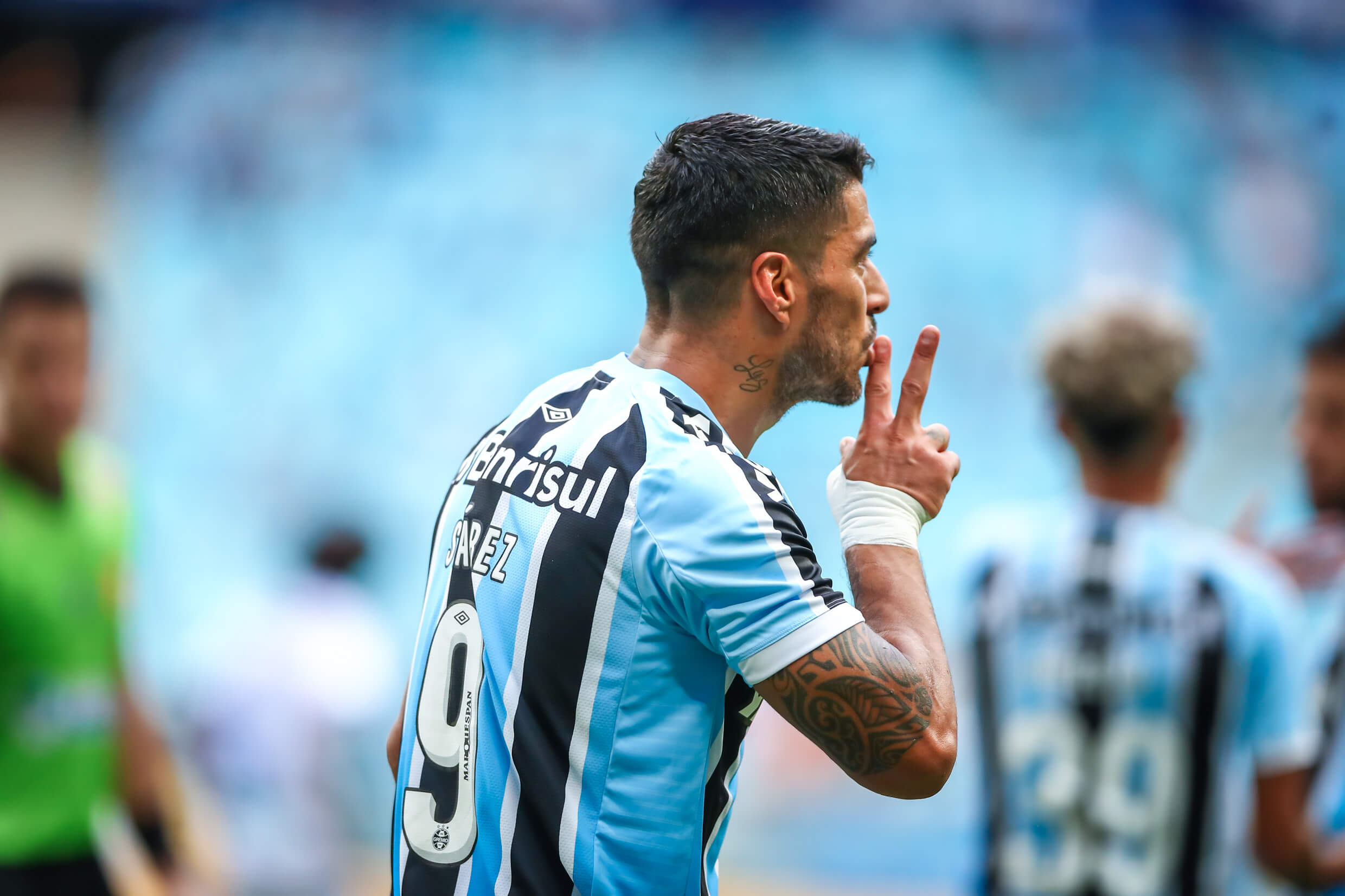 Capa Grêmio vence e vence no Gauchão