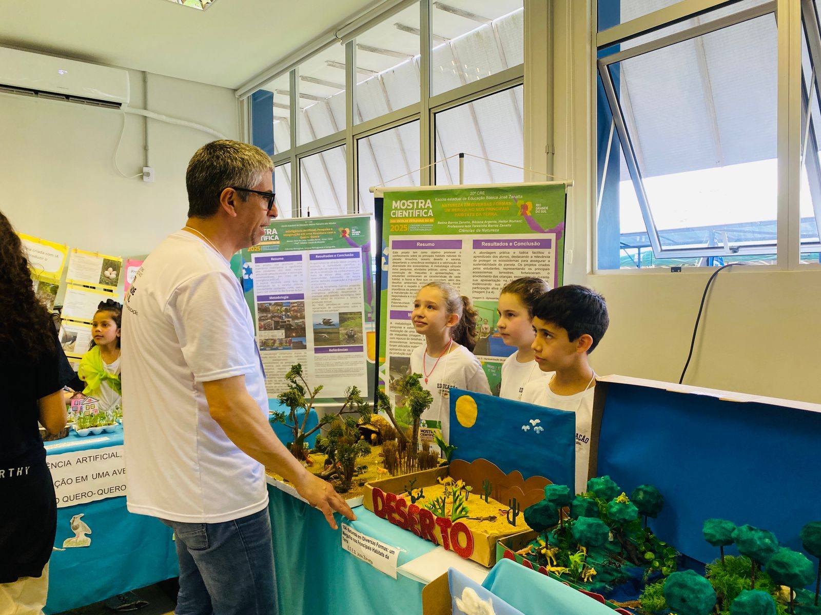 Capa Mostra Científica da 20ª CRE premia talentos das escolas da regional