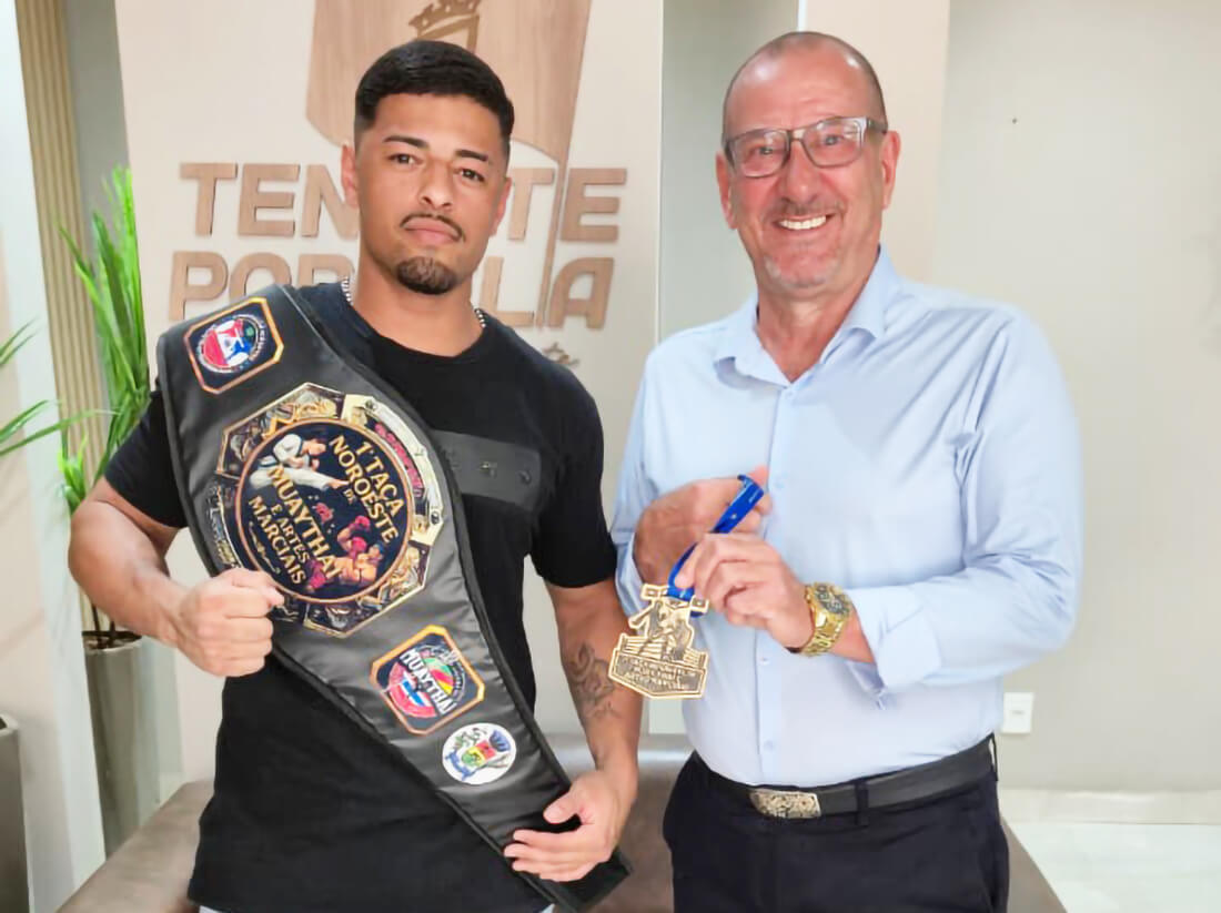Capa Atleta Nenê de Tenente Portela conquista cinturão de Muay Thai