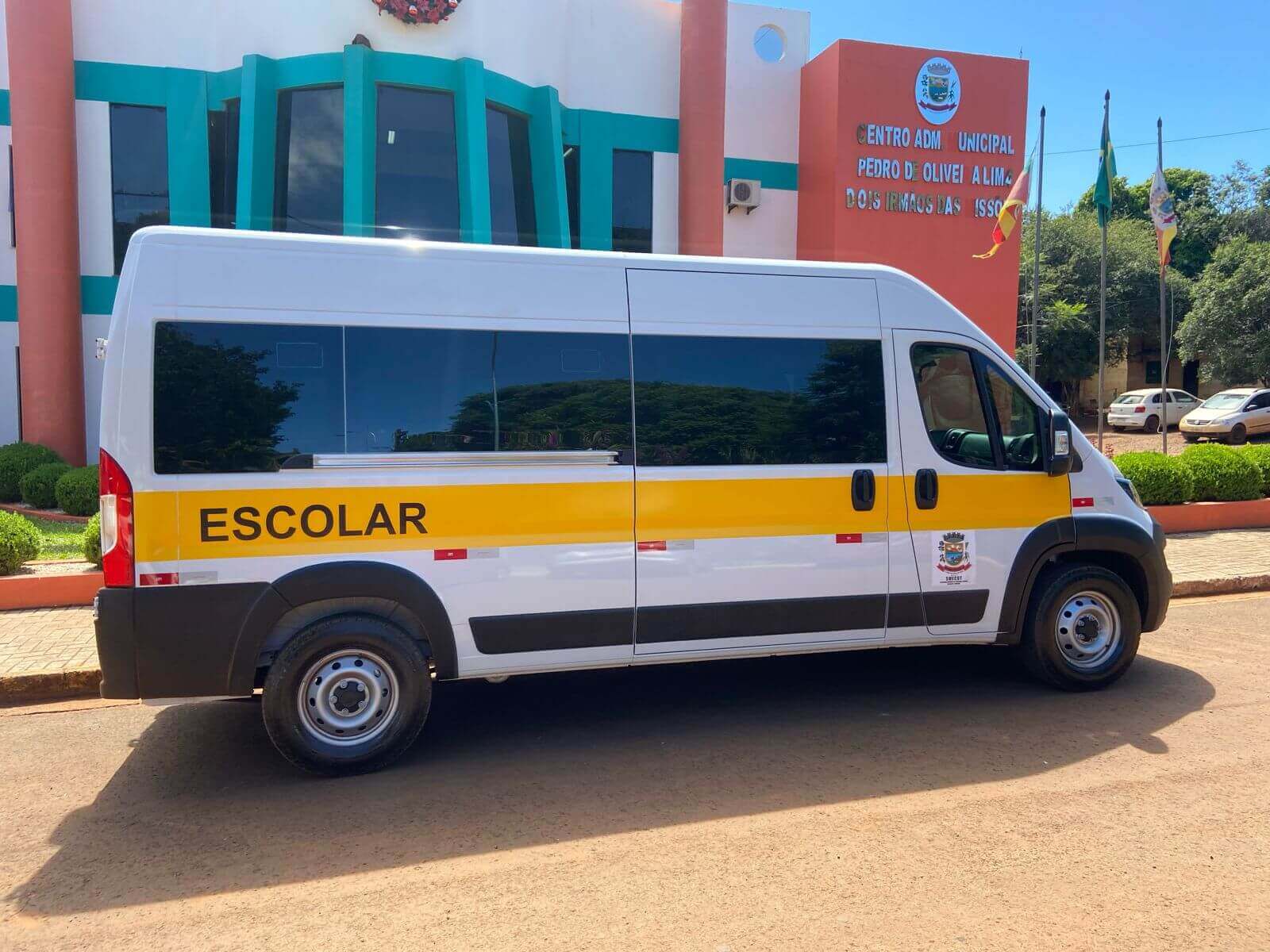 Capa Veículo 0 km reforça transporte escolar em Dois Irmãos das Missões