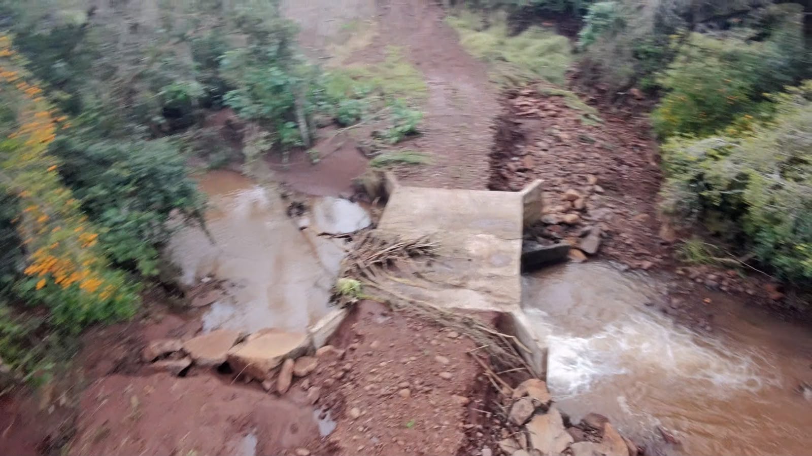 Capa Prefeitura de Liberato Salzano decreta situação de emergência após chuvas causarem prejuízo estimado em R$ 3 milhões