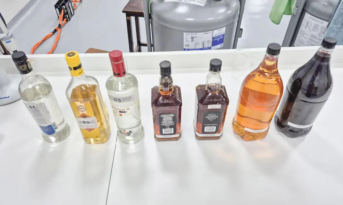 Capa Perícia confirma adição de metanol em bebidas alcoólicas apreendidas