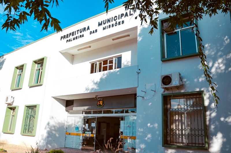 Capa Palmeira das Missões: antecipada metade do 13° salário dos servidores