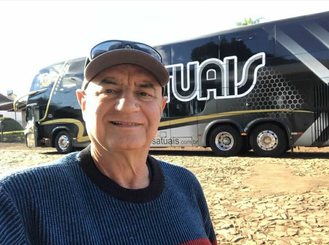 Capa Com mais de 50 anos de carreira, vocalista da banda Os Atuais anuncia aposentadoria