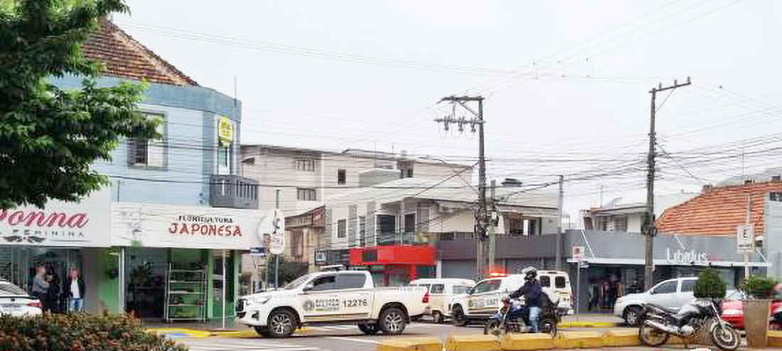 Capa Assaltantes são baleados durante tentativa de roubo a joalheria em Três de Maio