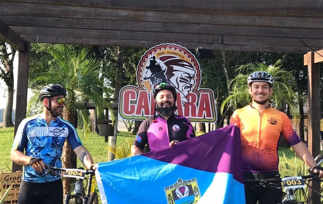 Capa Competidores de Ametista do Sul representam município no ciclismo