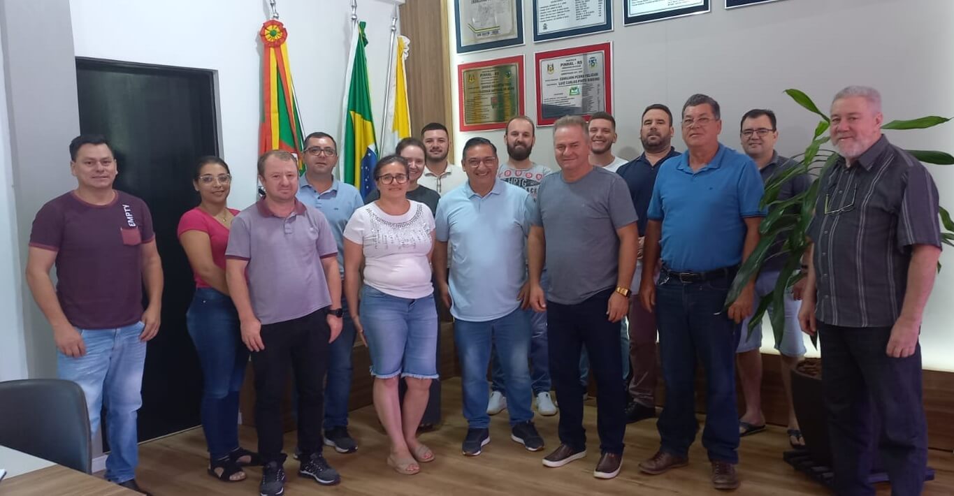 Capa Vice-prefeito assume o Executivo em Pinhal