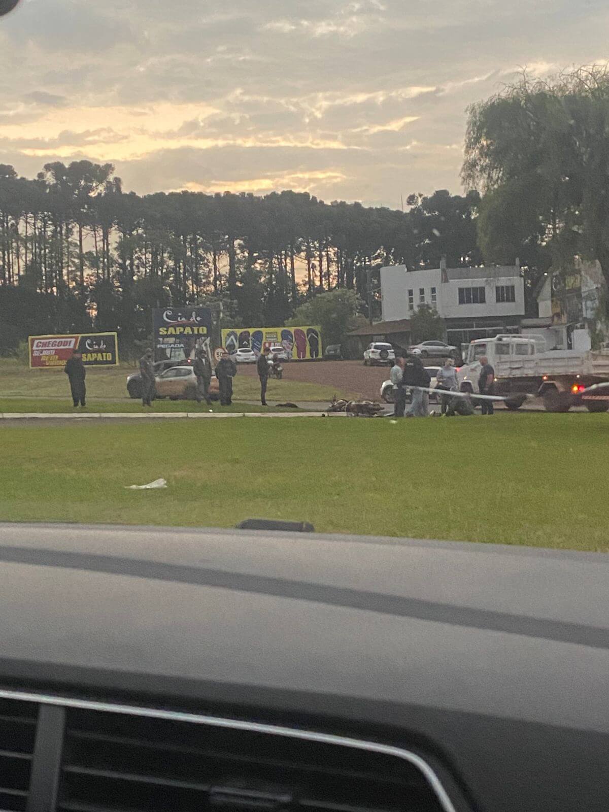 Capa Acidente entre carro e moto deixa motociclista ferido no trevo norte de Seberi
