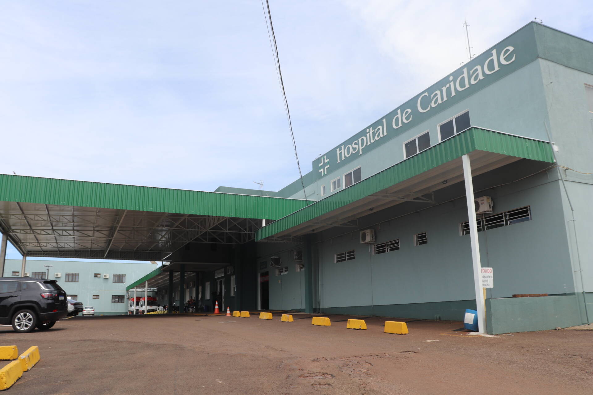Capa Três Passos: Homem baleado está em estado grave na UTI do Hospital de Caridade
